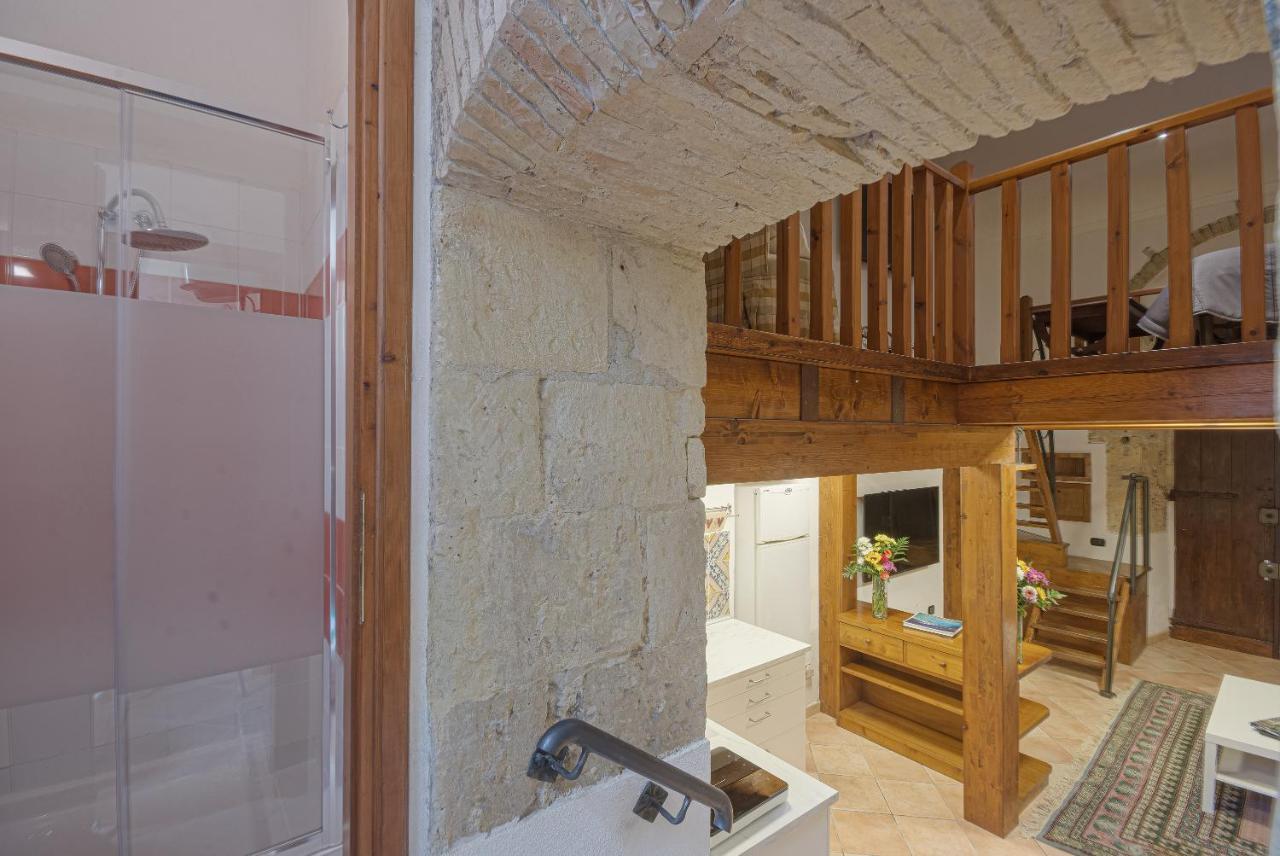 Right House - Small Garden In Old Town - Historical Castle District Cagliari Luaran gambar