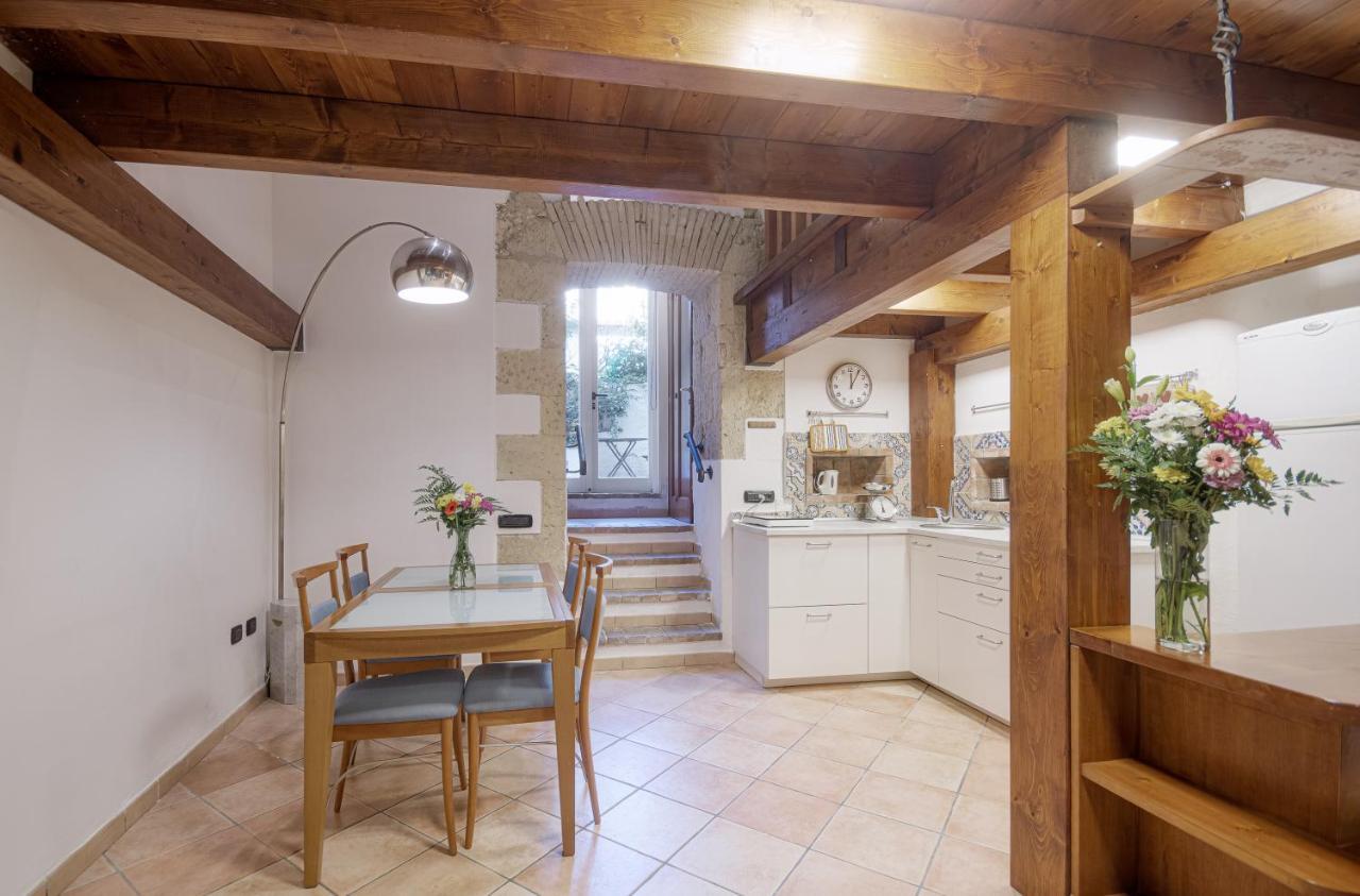 Right House - Small Garden In Old Town - Historical Castle District Cagliari Luaran gambar