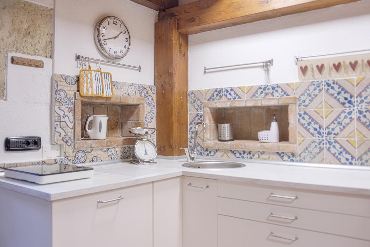 Right House - Small Garden In Old Town - Historical Castle District Cagliari Luaran gambar